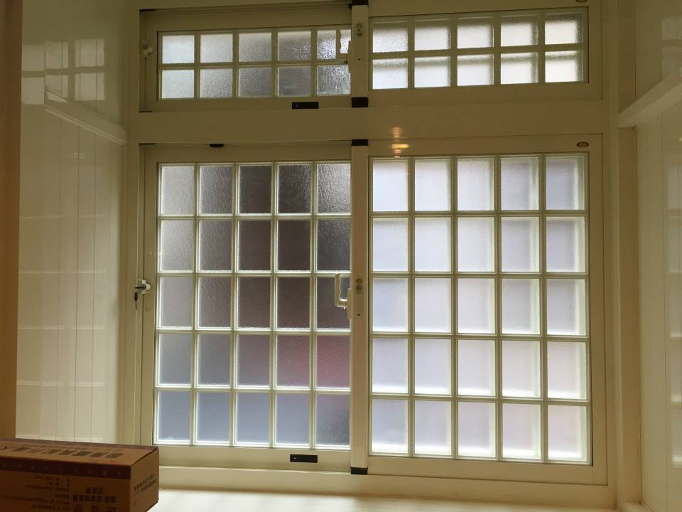 防盜玻璃格子窗 後陽台外凸 三合一通風門施工-台北市新店住家